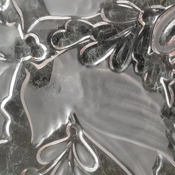 Gorham Crystal Bowl- Beautiful! Christmas Cardinals 8" Square 🕊🌲 - Picture 3 of 10